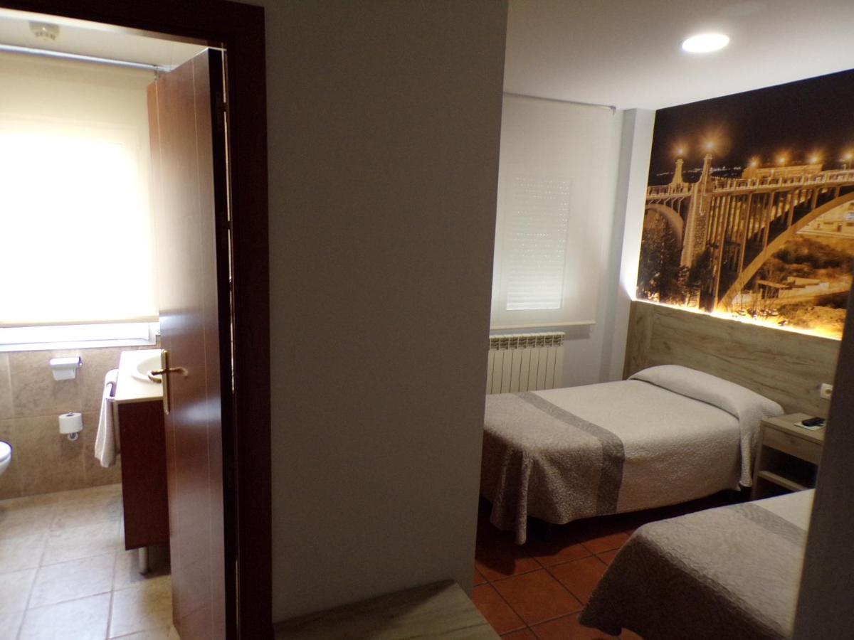 Hostal Serruchi Τερουέλ Εξωτερικό φωτογραφία